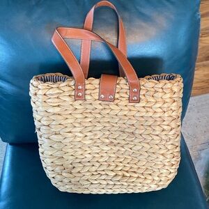 Straw Handbag with Backpack Straps